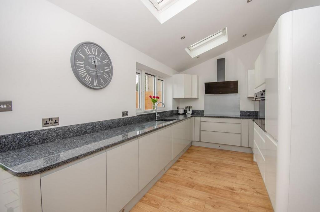 Kitchen pic 6.jpg