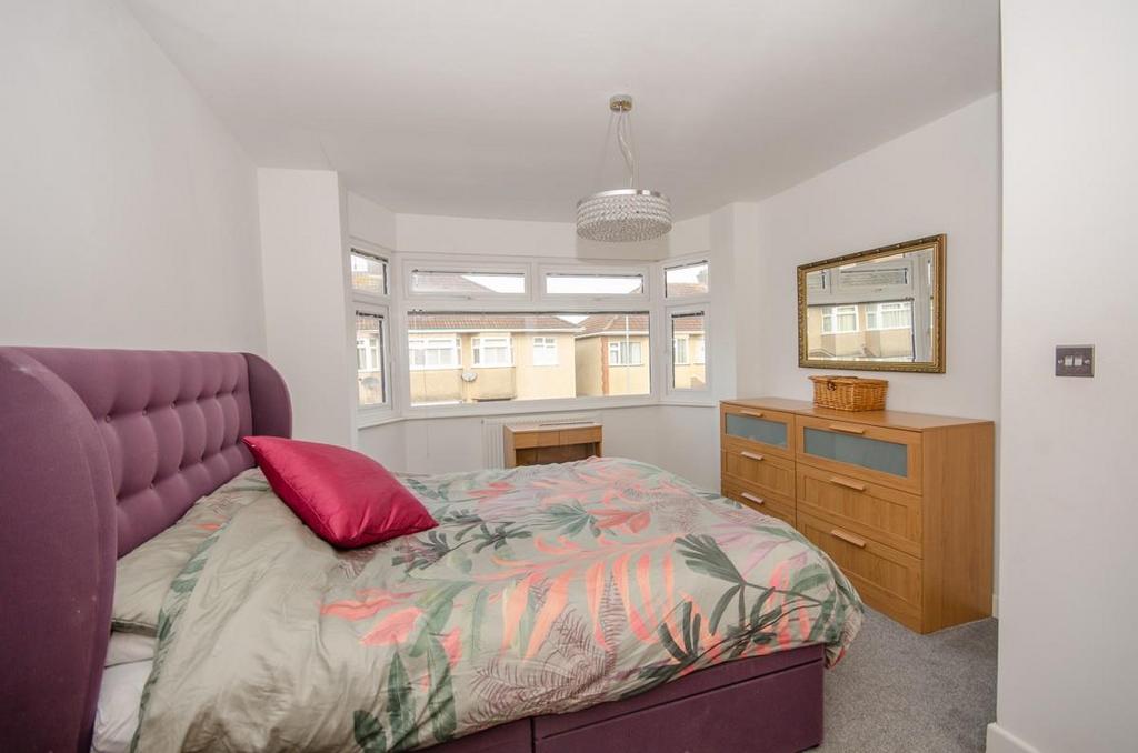 Bedroom one pic 2.jpg