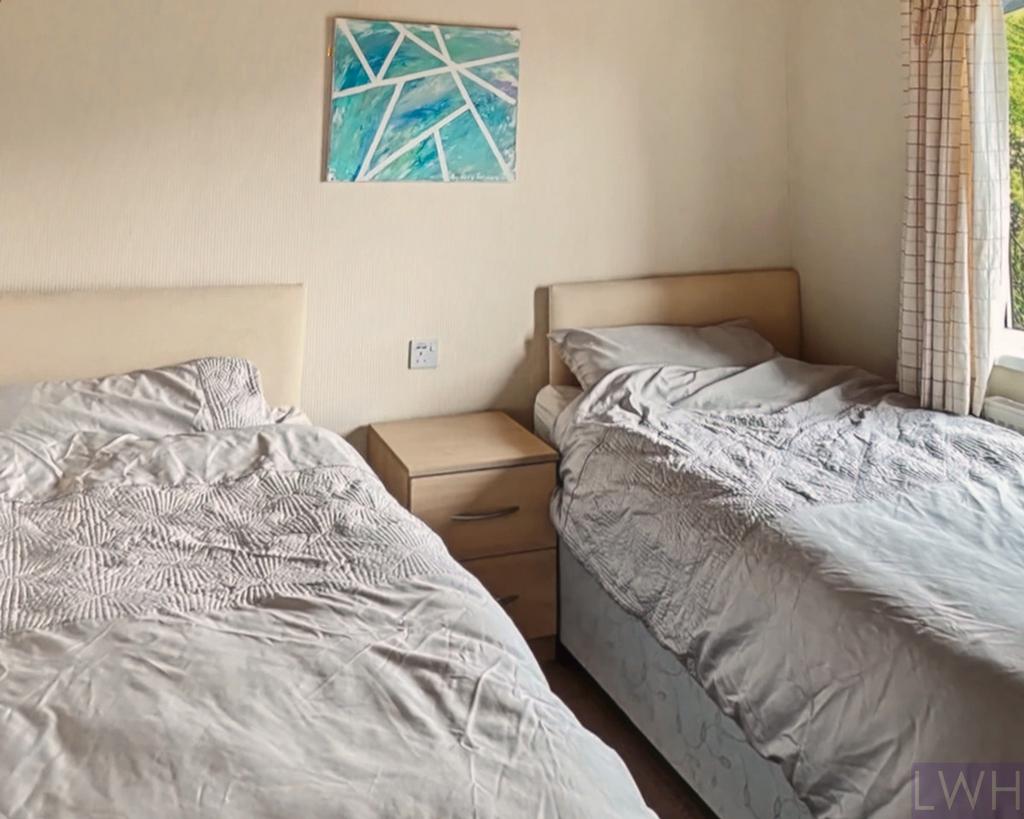 Twin Bedroom