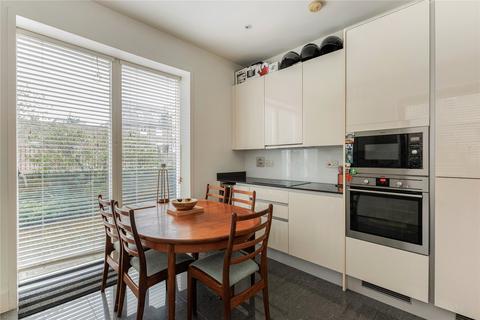 3 bedroom end of terrace house to rent, Narrowboat Avenue, Brentford, TW8