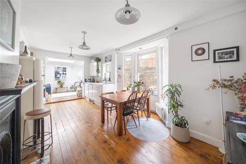 2 bedroom flat for sale, Railton Road, London, SE24