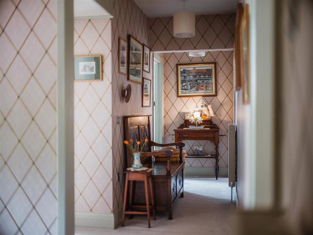 Interior36.jpg