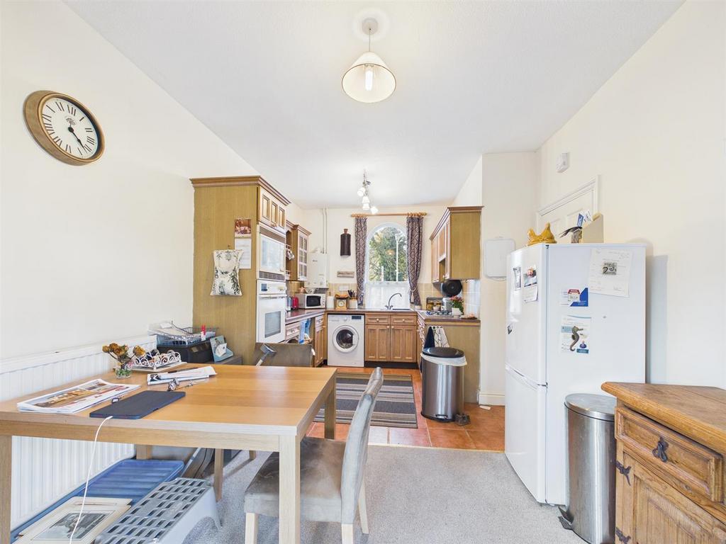 CAM02435 G0-PR0162-STILL014.jpg