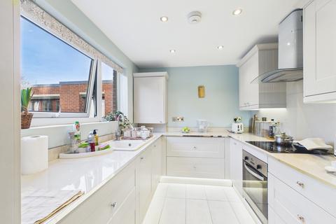 2 bedroom flat for sale, Bowlas Avenue, Four Oaks, Sutton Coldfield, B74