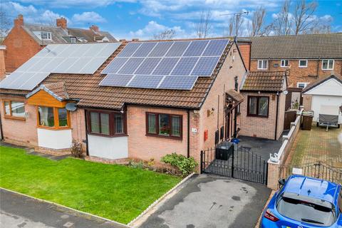 3 bedroom bungalow for sale, Brooksfield, South Kirkby, Pontefract, West Yorkshire, WF9