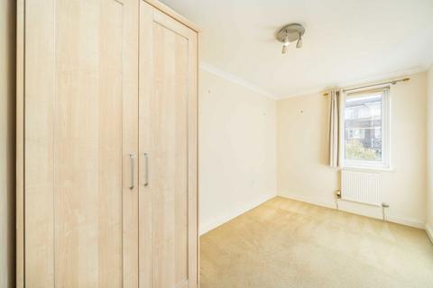 2 bedroom flat for sale, Granville Road, London NW2