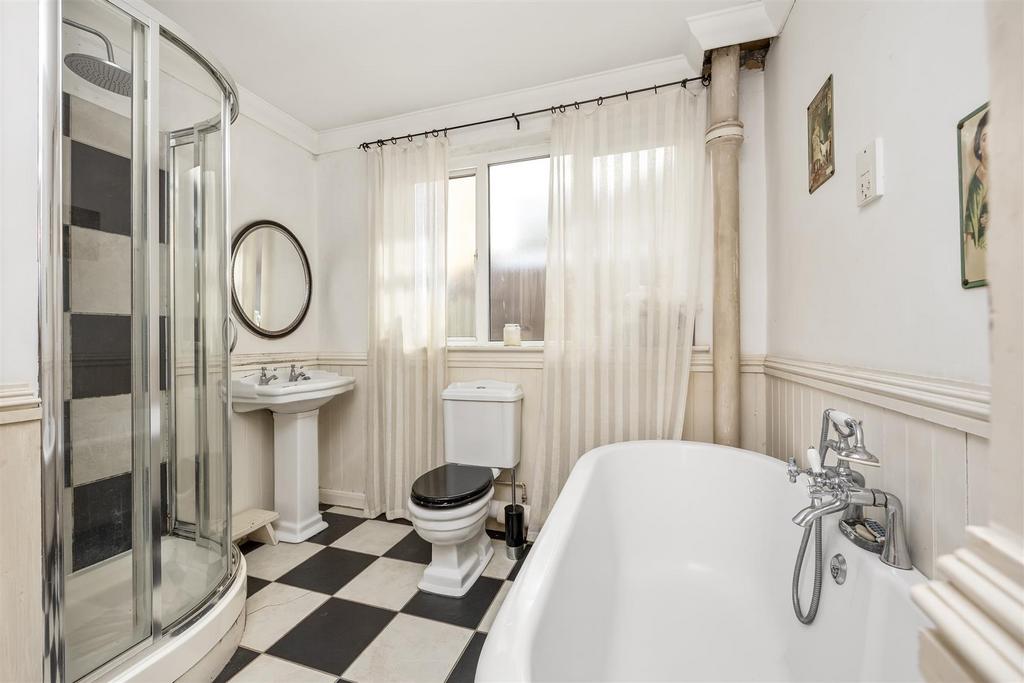 Family Bath & Shower Room