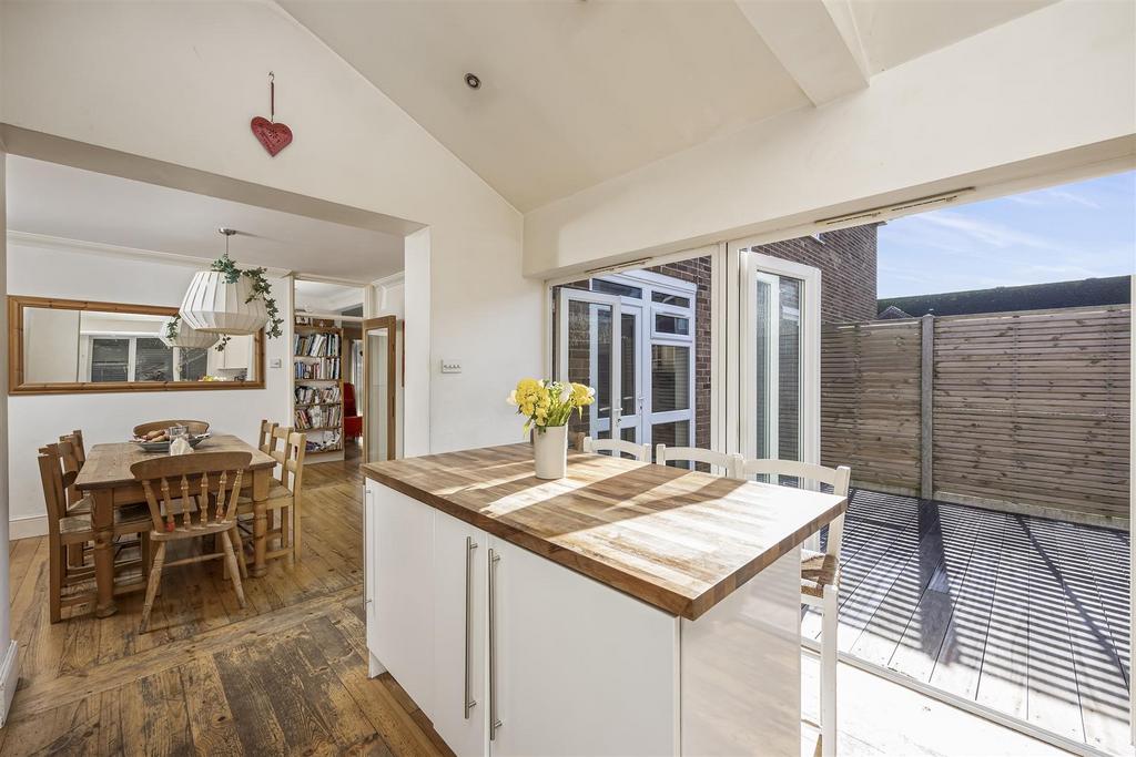 Kitchen/Dining Room