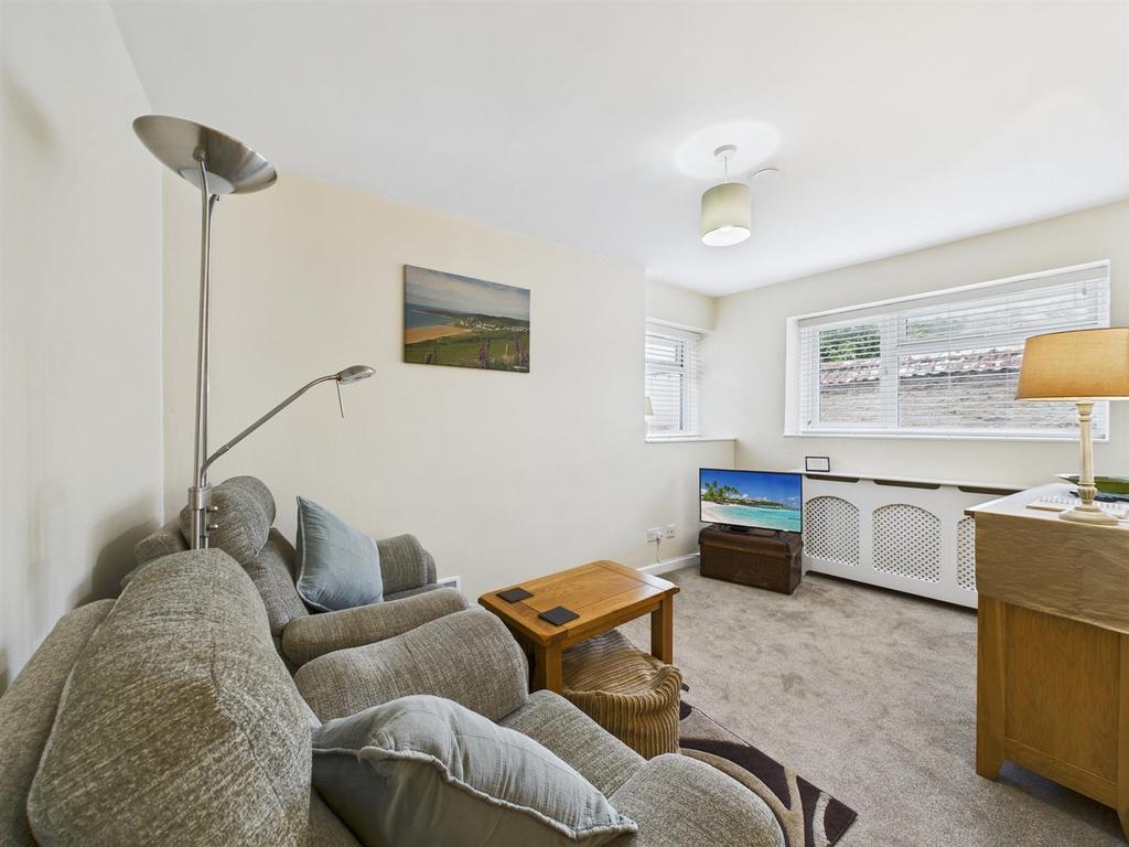 Enginefield Living Room