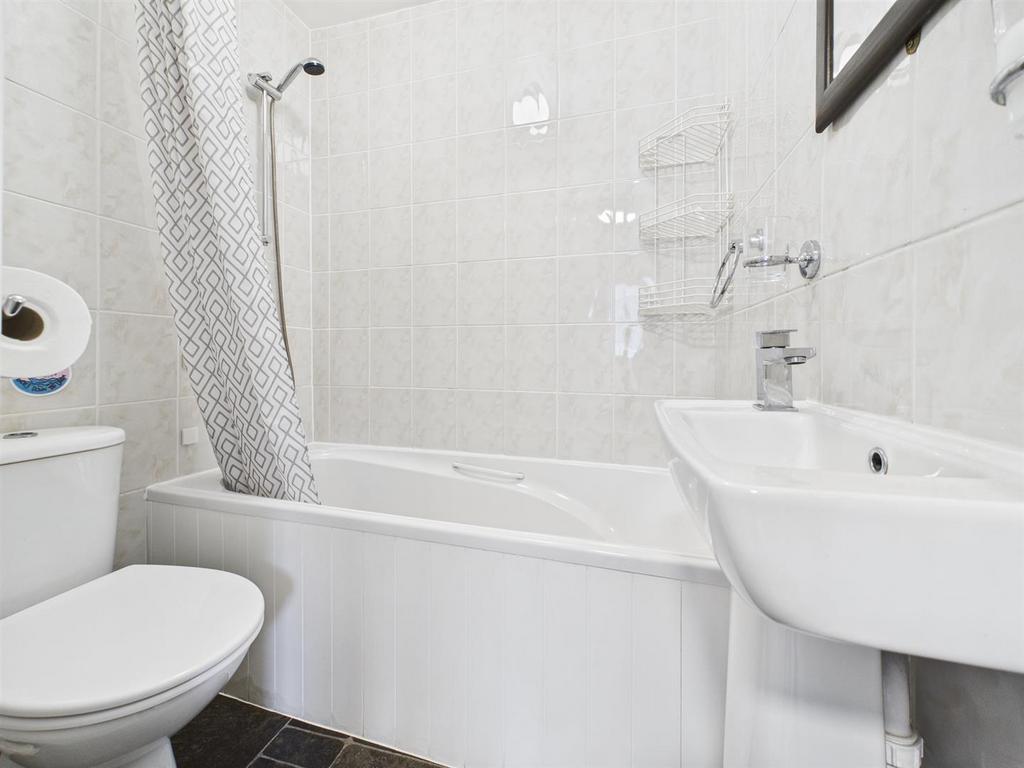 Enginefield Bathroom