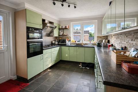 3 bedroom detached house for sale, Westmoreland Close, St Leonards on Sea TN38