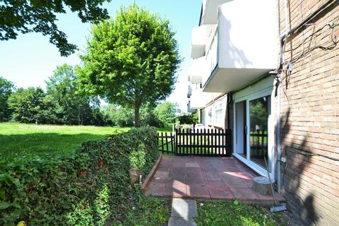 3 bedroom flat to rent, Wood Vale Forest Hill SE23