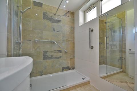 3 bedroom flat to rent, Wood Vale Forest Hill SE23