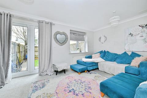 4 bedroom end of terrace house for sale, Frobisher Approach, Plymouth