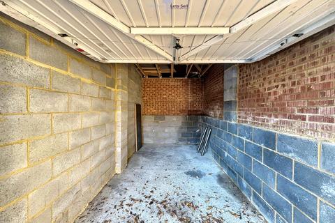 undefined, Hamble, SO31