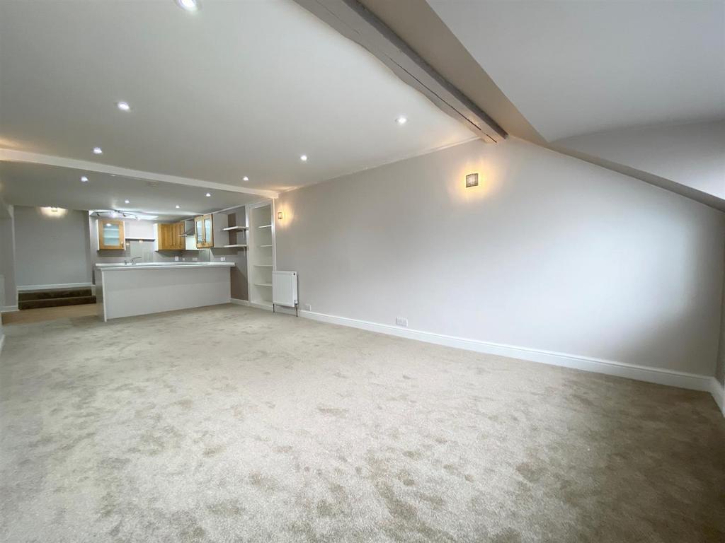 Lounge 4.jpg