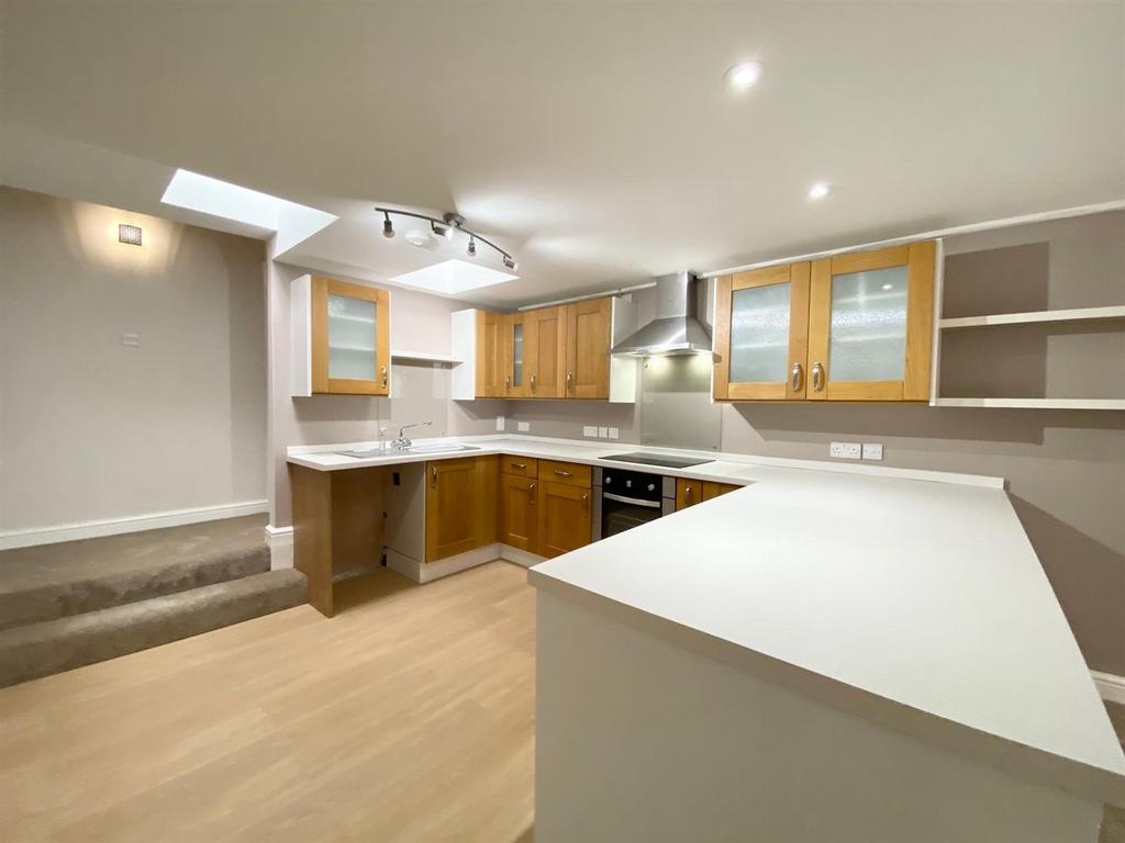 Kitchen 2.jpg