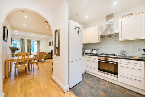4 bedroom flat for sale, Wadham Road, Putney, London, SW15