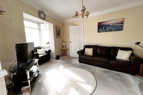 3 bedroom end of terrace house for sale, Maple Grove, Gateshead, Tyne and Wear, NE8 4SL