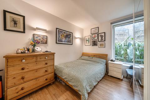 1 bedroom apartment for sale, Sail Street, London