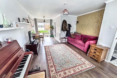 3 bedroom semi-detached house for sale, Windmill Walk, Suttton