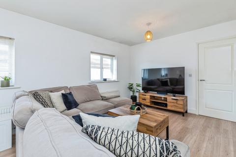 2 bedroom coach house for sale, Gudgeon Crescent, Rochester, ME3