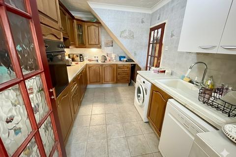 undefined, Runfold Avenue, Luton, Bedfordshire, LU3 2EL
