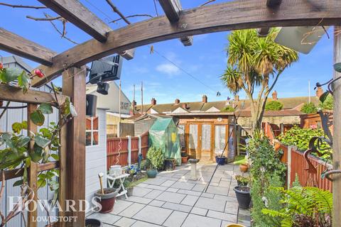 3 bedroom terraced house for sale, Maidstone Road, Lowestoft
