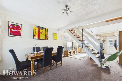 3 bedroom terraced house for sale, Maidstone Road, Lowestoft