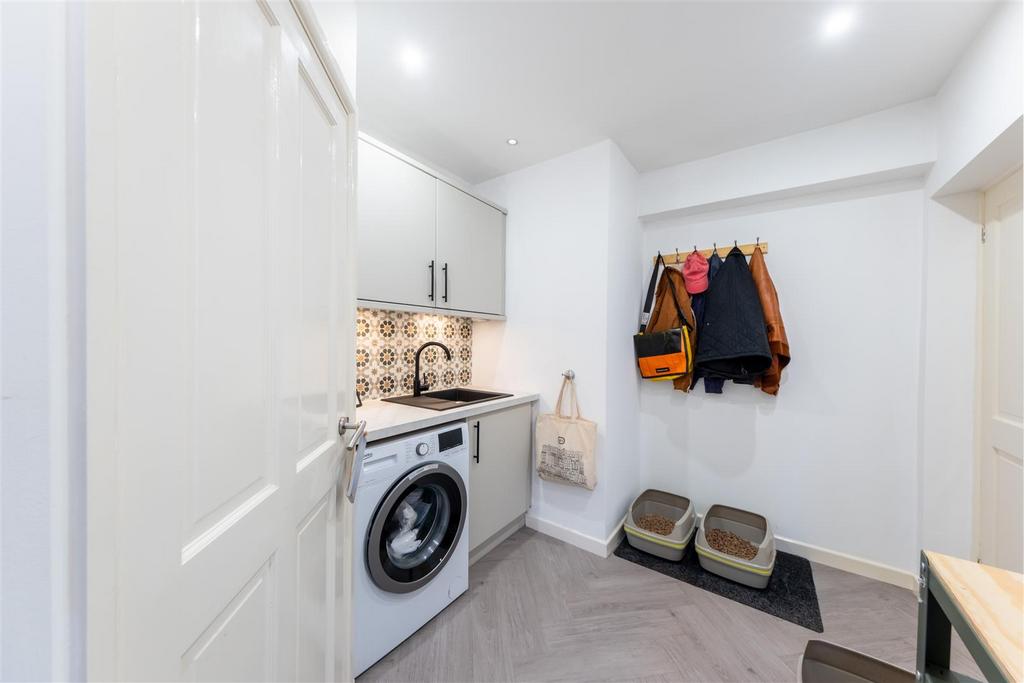32 Bollington Avenue-011.jpg