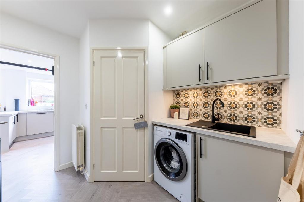 32 Bollington Avenue-013.jpg