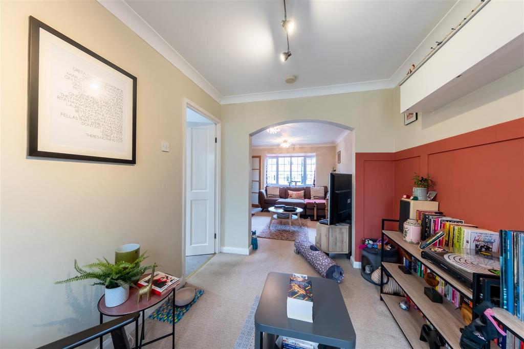 32 Bollington Avenue-015.jpg