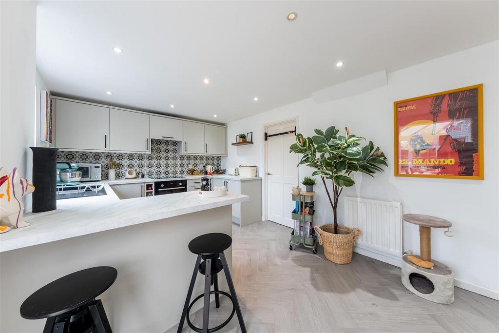 32 Bollington Avenue-002.jpg