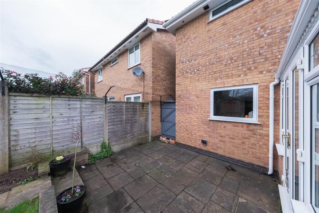 32 Bollington Avenue-036.jpg