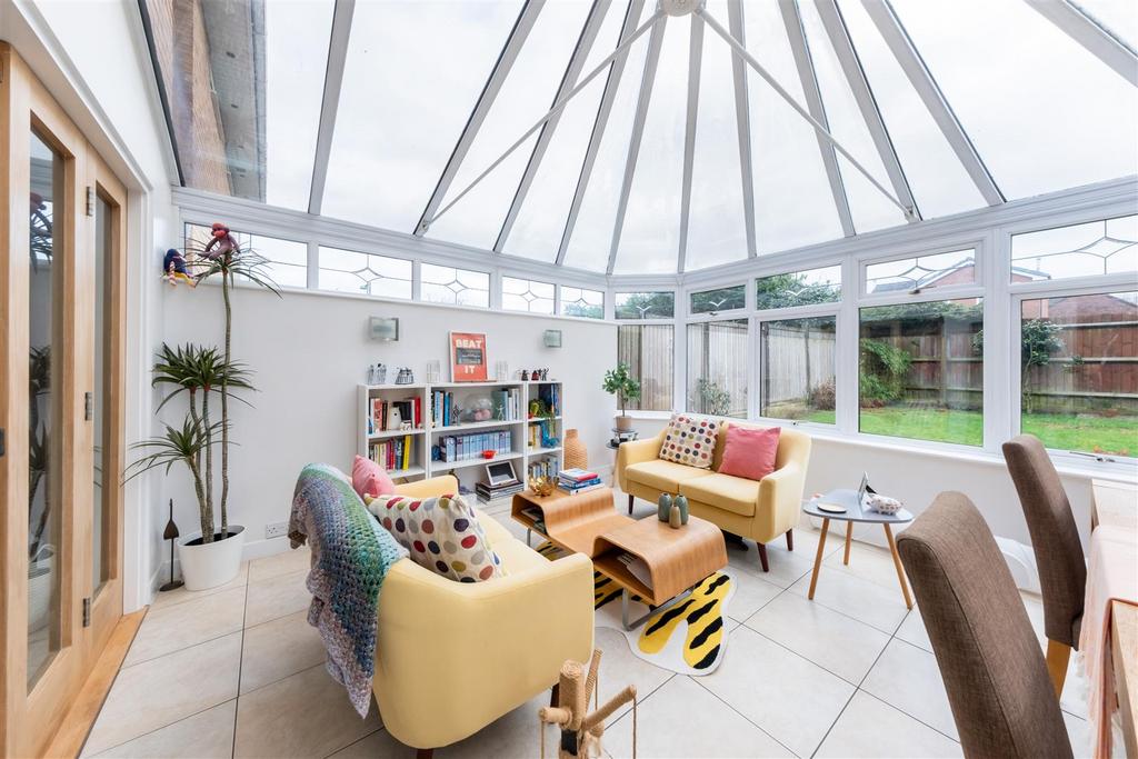 32 Bollington Avenue-007.jpg