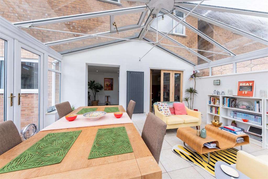 32 Bollington Avenue-008.jpg