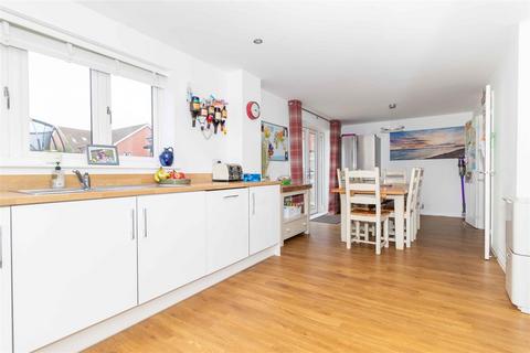 4 bedroom house for sale, Snapdragon Lane, Worthing