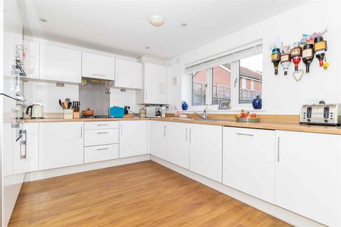 4 bedroom house for sale, Snapdragon Lane, Worthing