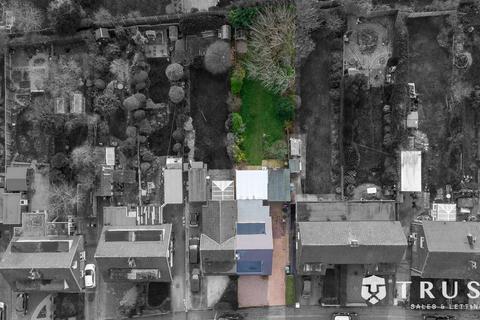 3 bedroom semi-detached house for sale, West Royd Avenue, Mirfield, WF14