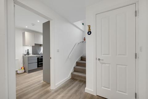 3 bedroom terraced house to rent, Greenhithe, Kent DA9