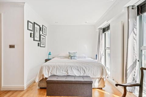3 bedroom flat for sale, Woodseer Street, London, E1