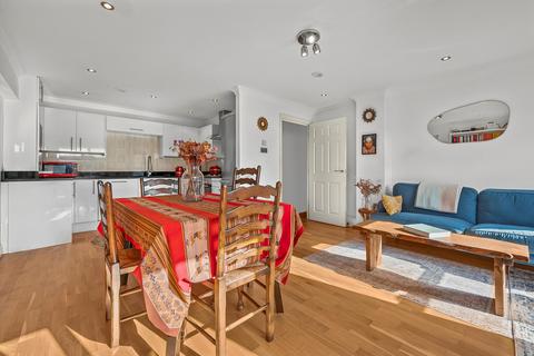 3 bedroom flat for sale, Woodseer Street, London, E1