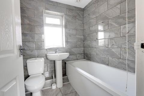 2 bedroom terraced house to rent, Clacton-on-Sea CO16