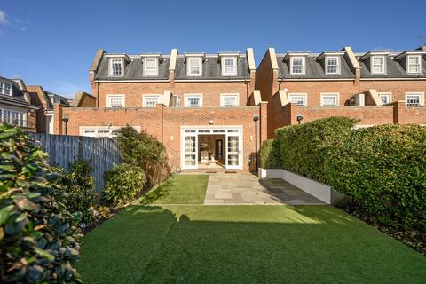 undefined, Lincoln Grove, Weybridge, KT13