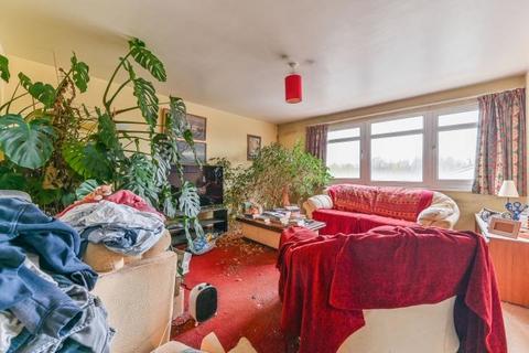 undefined, Grand Drive, London, SW20