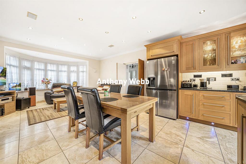Kitchen/Dining