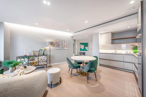 2 bedroom apartment for sale, Westmark Tower, West End Gate, London