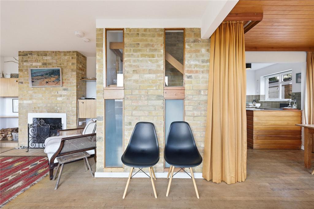 Sitting/Dining