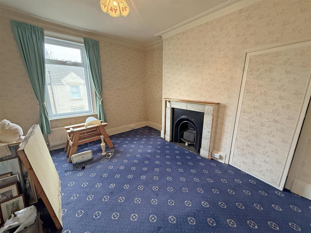Bedroom 1.jpg