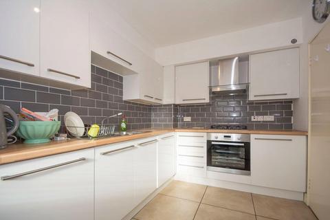 1 bedroom flat to rent, Park South, Austin Road